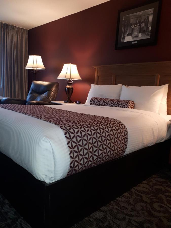 The Royal Anne Hotel Kelowna Exterior photo