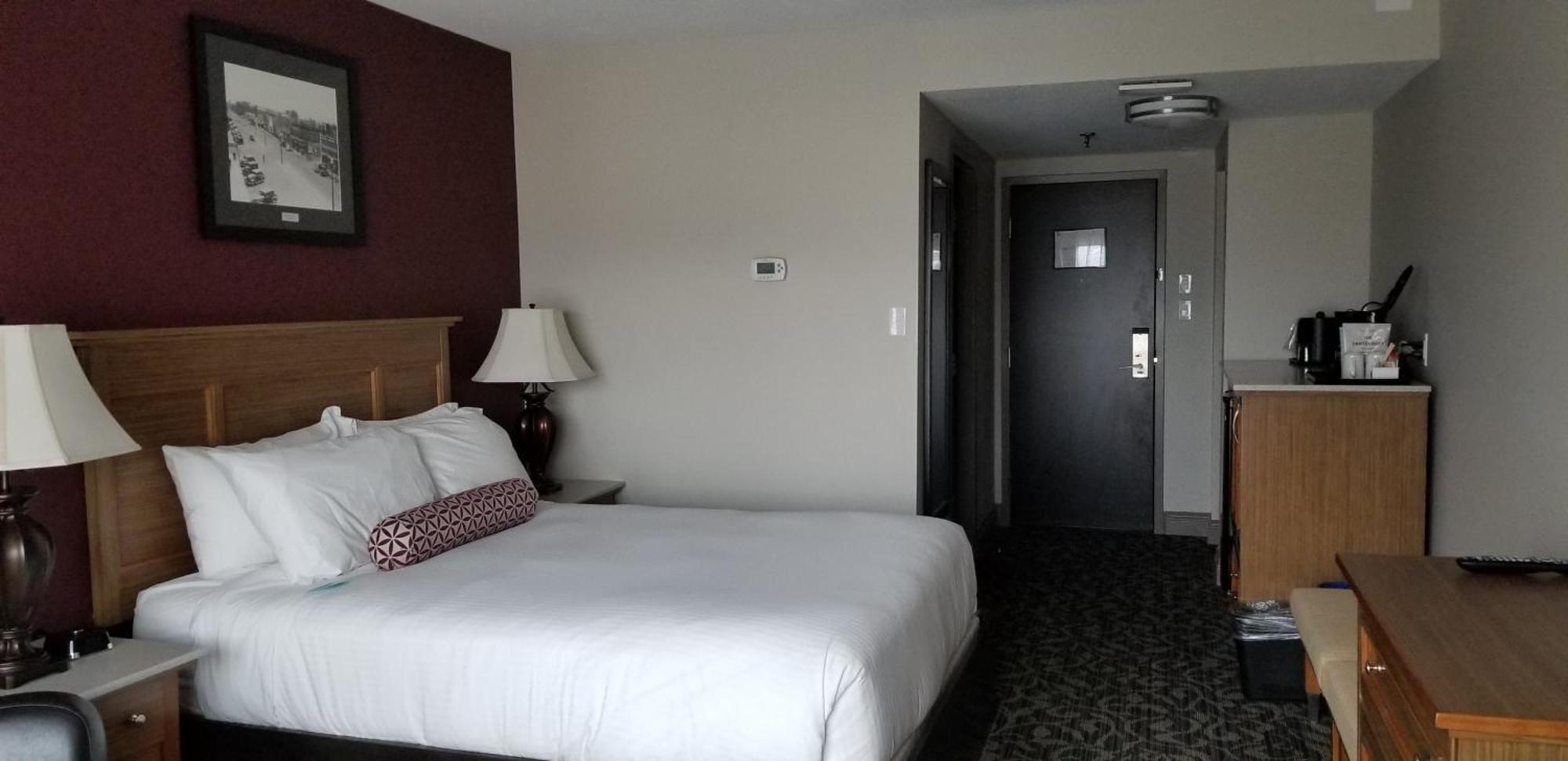 The Royal Anne Hotel Kelowna Exterior photo
