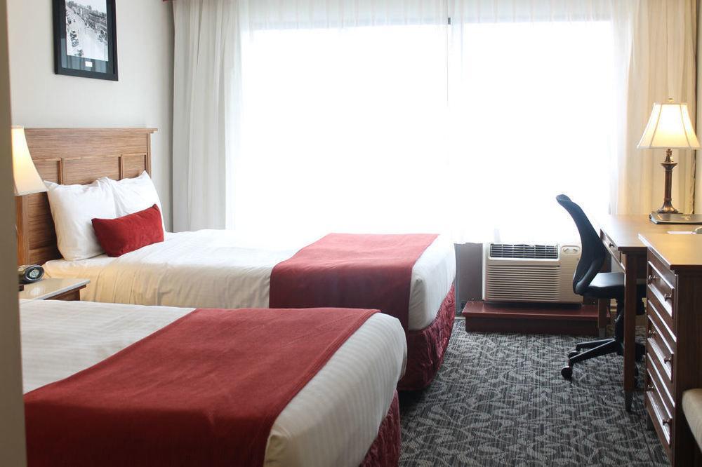 The Royal Anne Hotel Kelowna Exterior photo