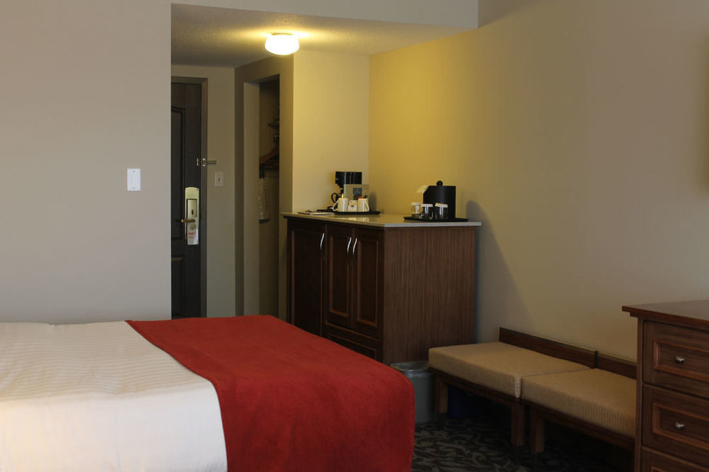 The Royal Anne Hotel Kelowna Exterior photo