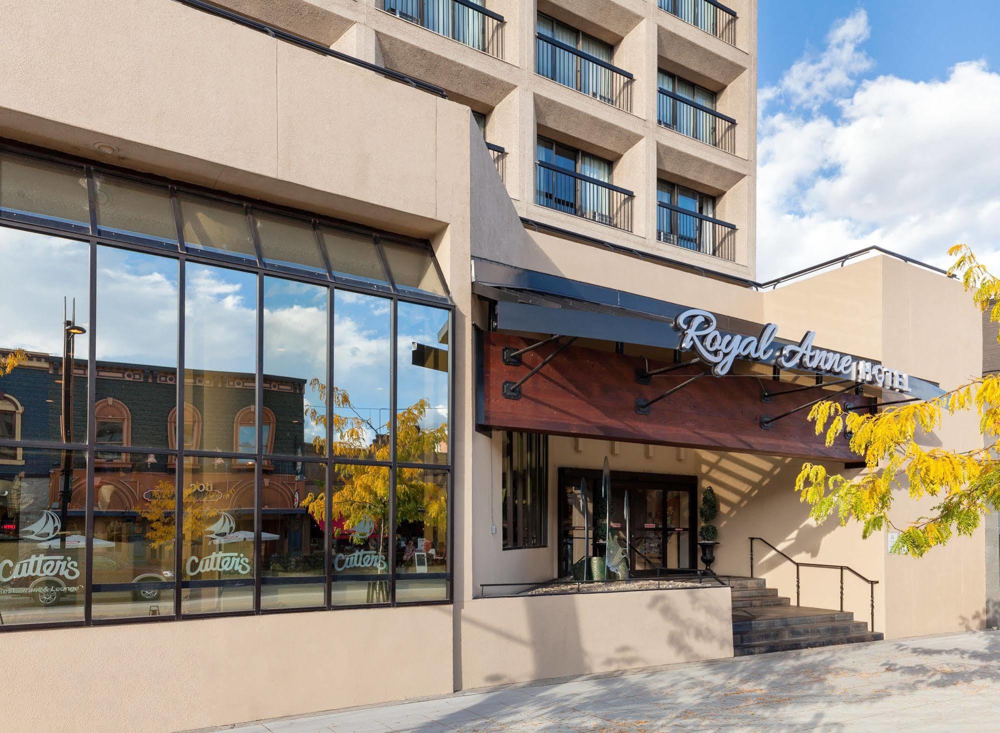The Royal Anne Hotel Kelowna Exterior photo