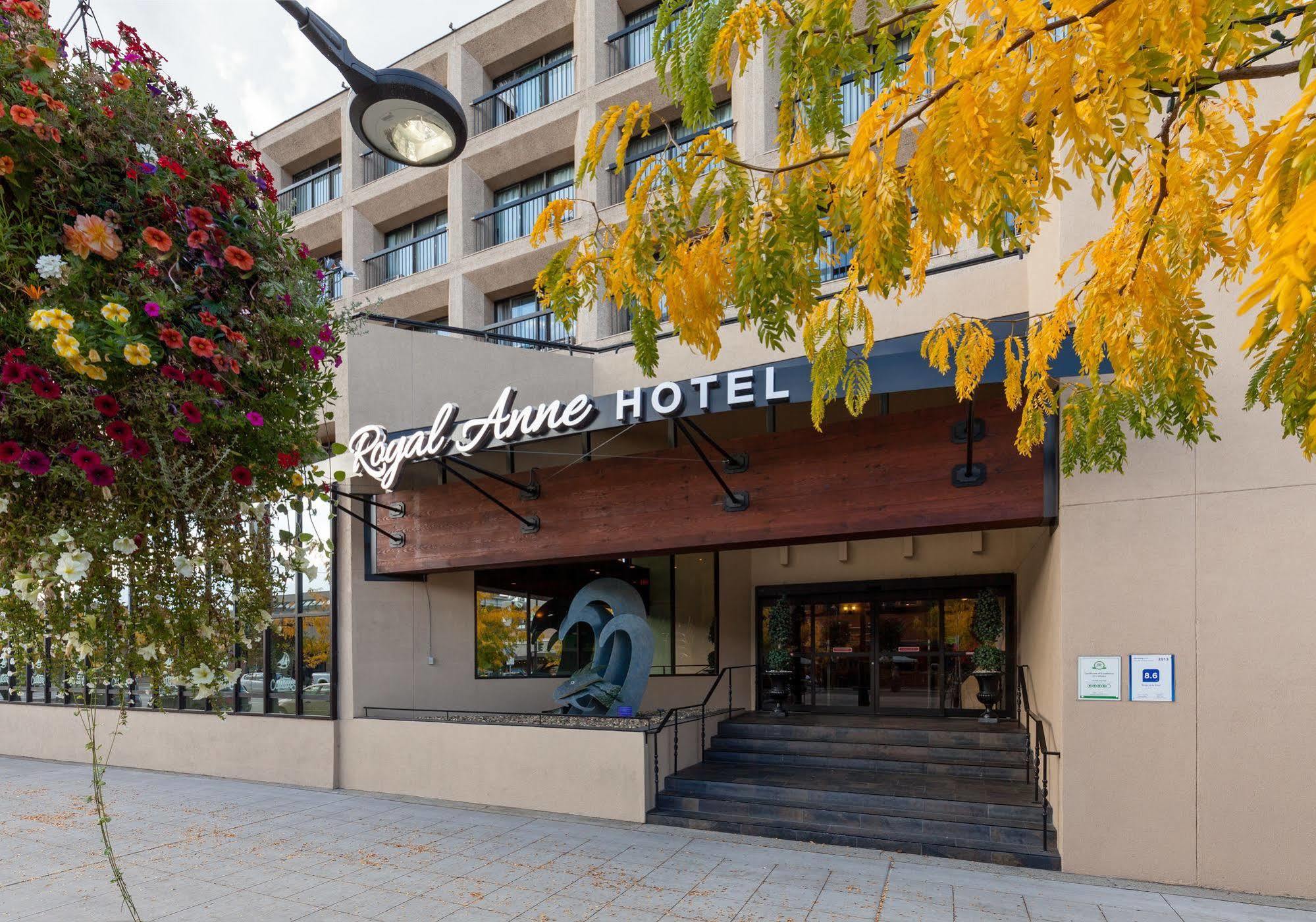 The Royal Anne Hotel Kelowna Exterior photo