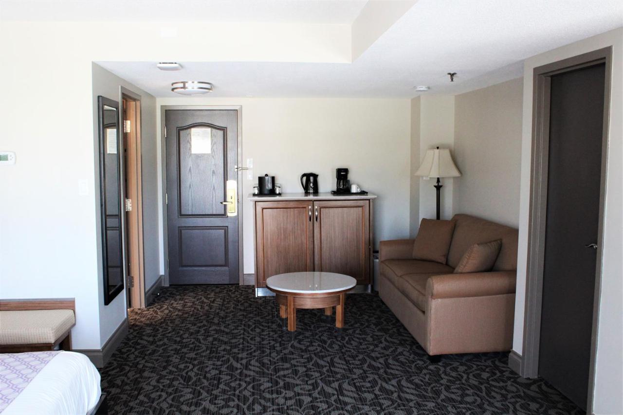 The Royal Anne Hotel Kelowna Exterior photo