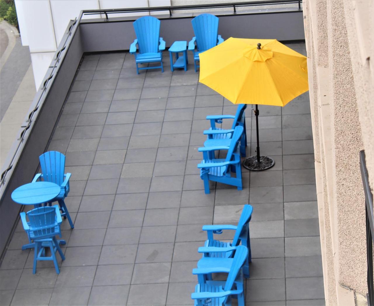 The Royal Anne Hotel Kelowna Exterior photo